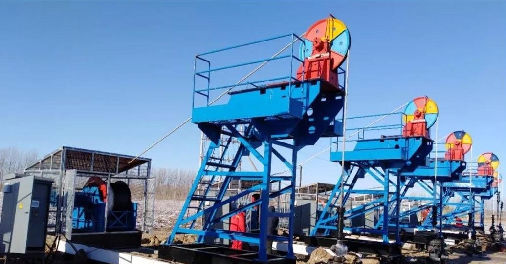 “變頻技術助力石油開采節(jié)能”