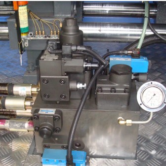 “變頻技術(shù)是如何應(yīng)用在中國塑料制品行業(yè)的節(jié)能改造中的？”