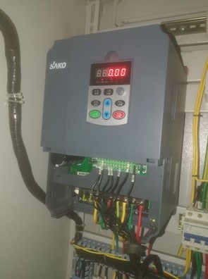 “變頻技術(shù)是如何應(yīng)用拉絲機上的？”